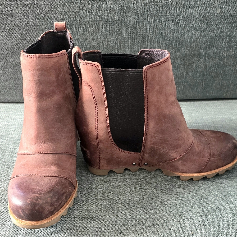 Sorel Joan Wedge Chelsea Ankle Booties